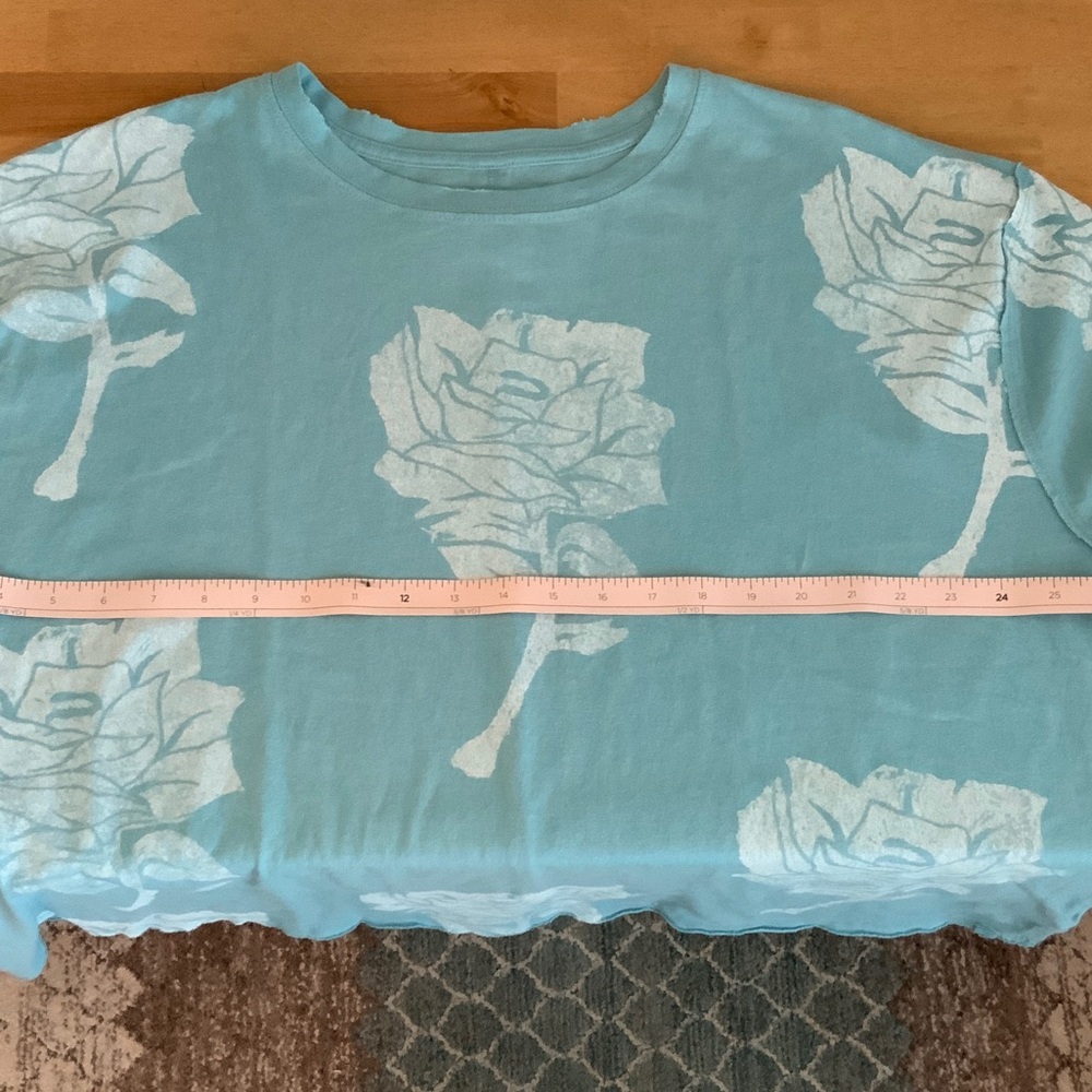 We The Free Blue Floral Short Sleeve Tee Tag Still On Size Medium - Picture 9 of 12
